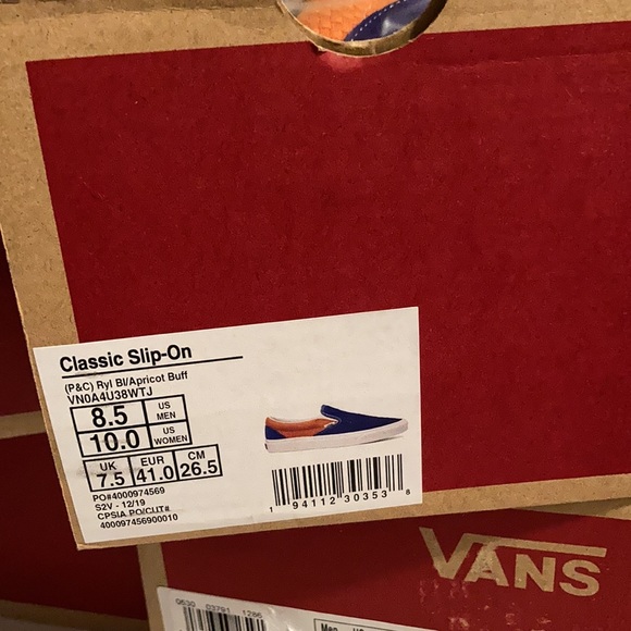 Last Pair! 8.5 Vans Classic Slip On - Picture 7 of 7